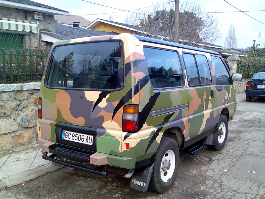 Camioneta camuflaje .
